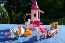 Laden Sie das Bild in den Galerie-Viewer, Lego® Duplo® 4828 Königlicher Pferdestall