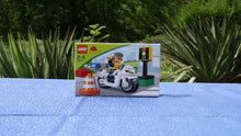Laden Sie das Bild in den Galerie-Viewer, Lego® Duplo® 5679  Motorradpolizist