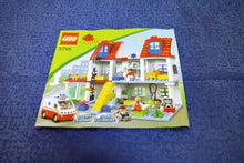 Laden Sie das Bild in den Galerie-Viewer, Lego® Duplo® 5795  Städtekrankenhaus