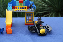 Laden Sie das Bild in den Galerie-Viewer, Lego® Duplo® 10545 Batman Abenteuer in der Bathöhle