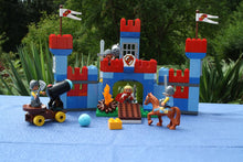 Laden Sie das Bild in den Galerie-Viewer, Lego® Duplo® 10577 Grosse Schlossburg