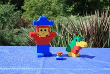Laden Sie das Bild in den Galerie-Viewer, Lego® Duplo® 1483 Seemann und Papagei