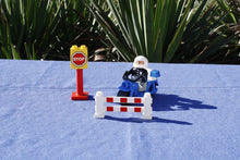 Laden Sie das Bild in den Galerie-Viewer, Lego® Duplo® 2673 Motorradstreife