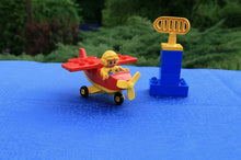 Laden Sie das Bild in den Galerie-Viewer, Lego® Duplo® 2676 Privatflugzeug