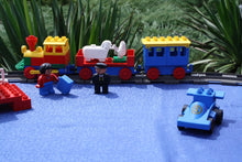 Laden Sie das Bild in den Galerie-Viewer, Lego® Duplo® 27300 Schiebezug Nostalgie