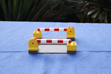 Laden Sie das Bild in den Galerie-Viewer, Lego® Duplo® 2740 Bahnübergang