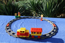 Laden Sie das Bild in den Galerie-Viewer, Lego® Duplo® 2741 - Eisenbahn Nostalgie Starter Set