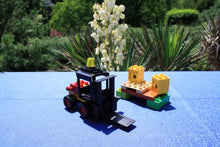 Laden Sie das Bild in den Galerie-Viewer, Lego® Duplo® 3298 Lifti stapelt Sonnenblumenöl