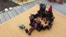 Laden Sie das Bild in den Galerie-Viewer, Lego® Duplo® 4785 Schwarze Ritterburg