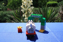 Laden Sie das Bild in den Galerie-Viewer, Lego® Duplo® 5545 Stanley in Great Waterton