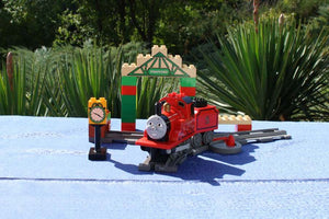 Lego® Duplo® 5552 James auf dem Bahnhof von Knapford