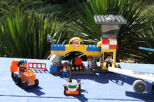 Laden Sie das Bild in den Galerie-Viewer, Lego® Duplo® 5595 Grosser Flughafen