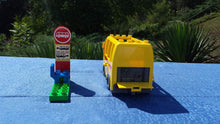 Laden Sie das Bild in den Galerie-Viewer, Lego® Duplo® 5636 Bus