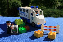 Laden Sie das Bild in den Galerie-Viewer, Lego® Duplo® 5680 Polizeitransporter