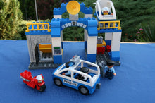 Laden Sie das Bild in den Galerie-Viewer, Lego® Duplo® 5681 Polizeistation