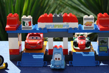 Laden Sie das Bild in den Galerie-Viewer, Lego® Duplo® 5829 Grosser Boxenstop
